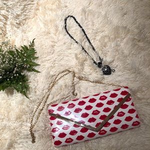 Aldo Lips clutch 👄 price is firm on this one